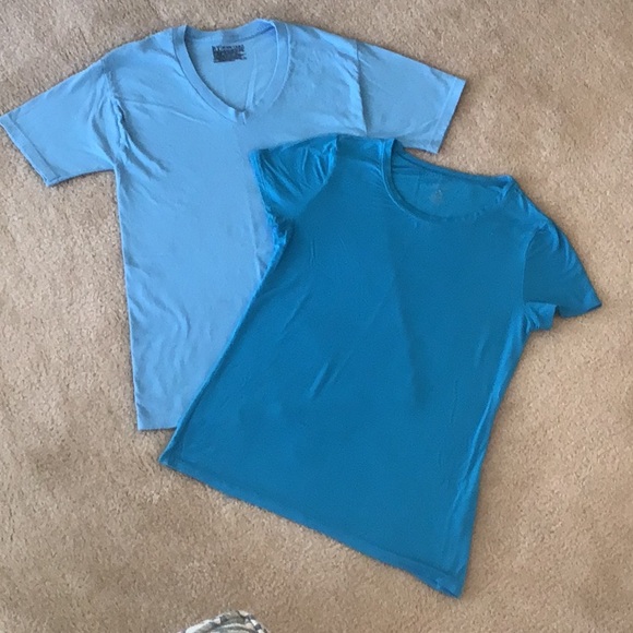 Two Women’s Solid T-shirts, Size Medium, Light Blue and Teal - Picture 9 of 9